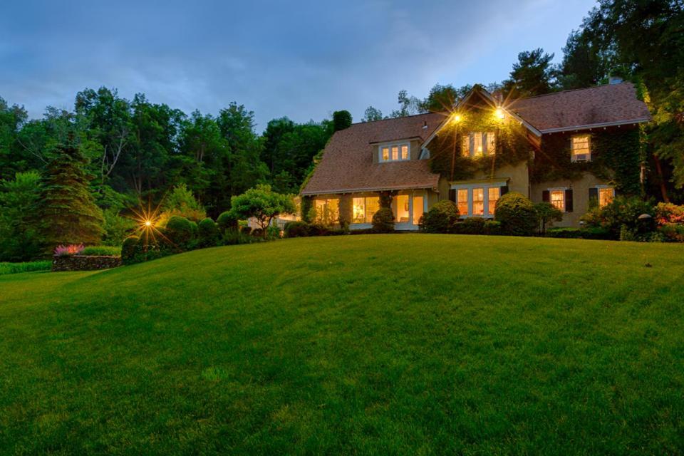 Howarth House Bed And Breakfast Fitchburg Exterior foto