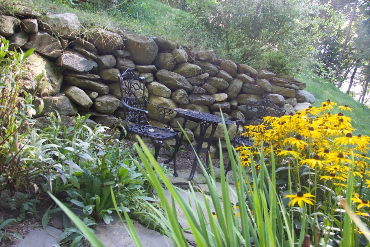 Howarth House Bed And Breakfast Fitchburg Exterior foto